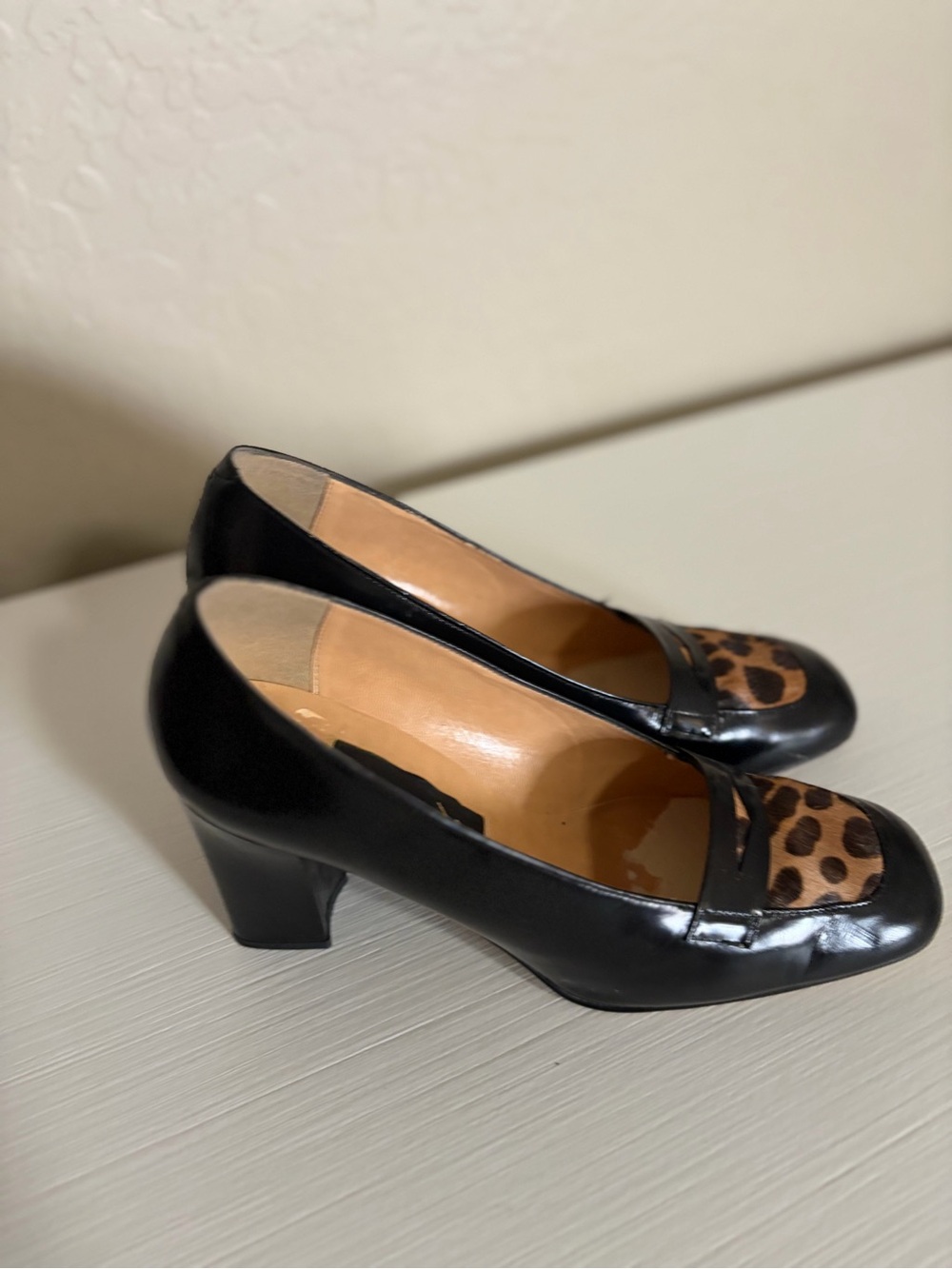 π€π1960s Vintage Saks Fifth Avenue Calf Hair Leopard & Leather Heel Loaferππ€